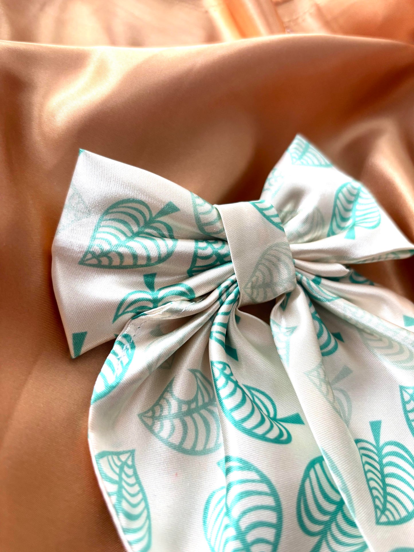 Island Getaway Medium Satin Hair Bow