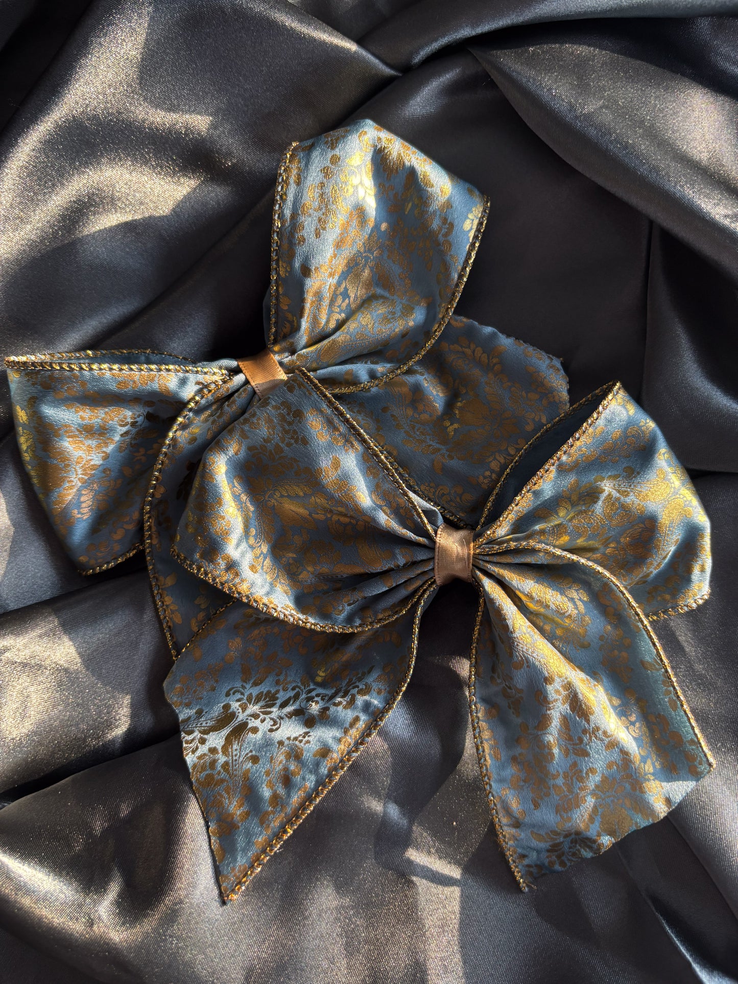 Queen's Ball Medium Sailor Bow