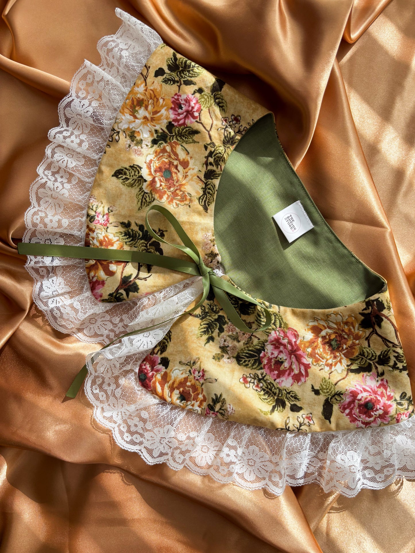 FTRBTB Reversible Collar #3: Green & Gilded Roses