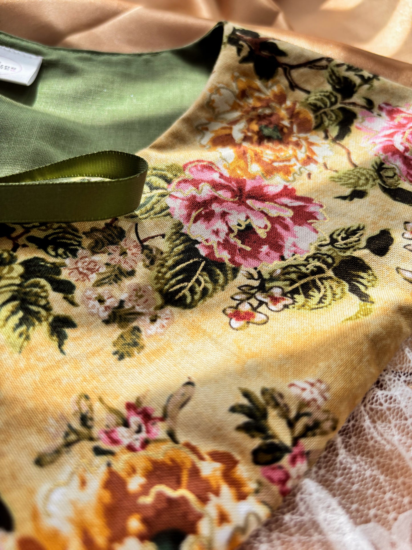 FTRBTB Reversible Collar #3: Green & Gilded Roses