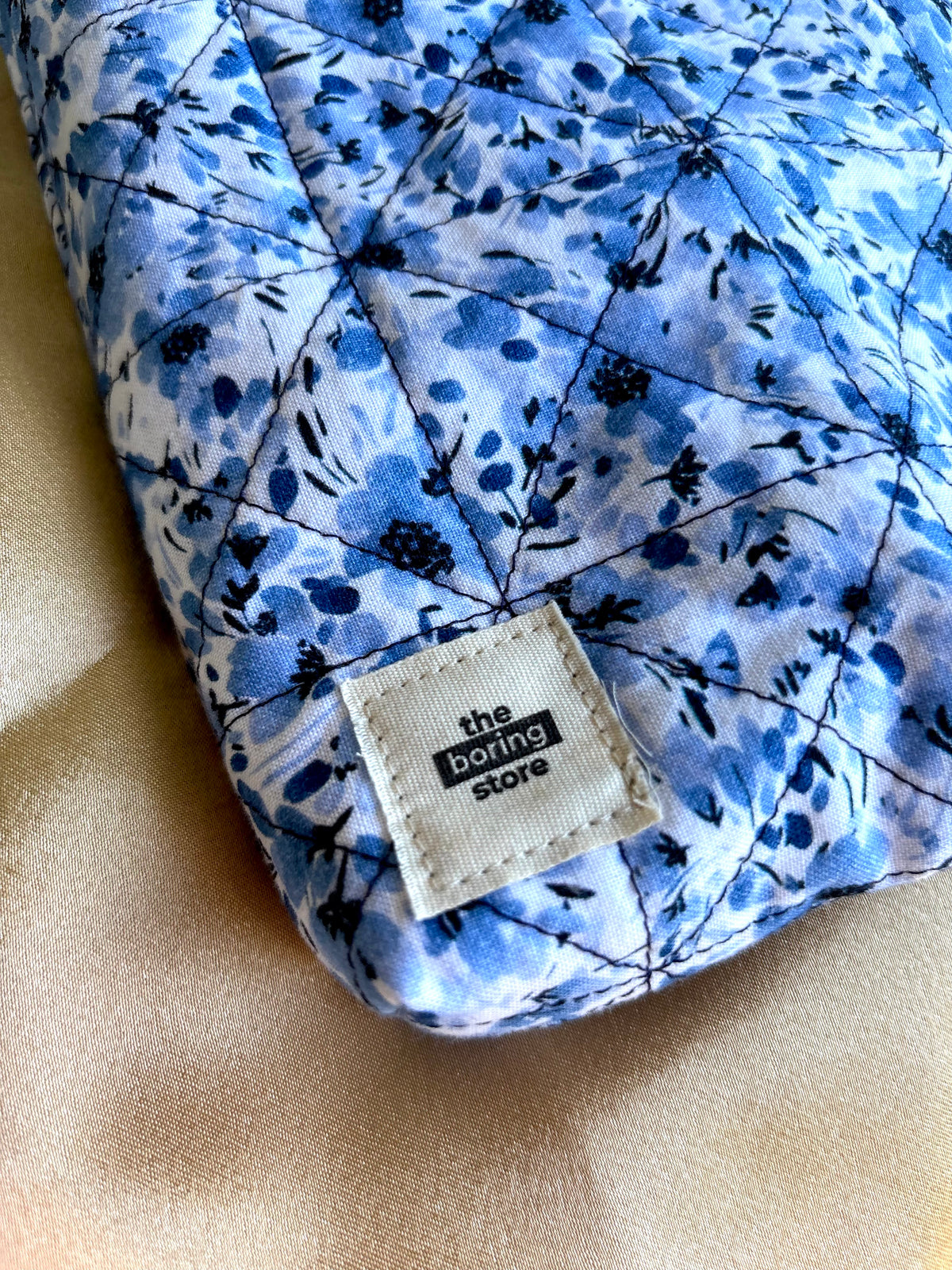 Les fleurs bleues Book Sleeve