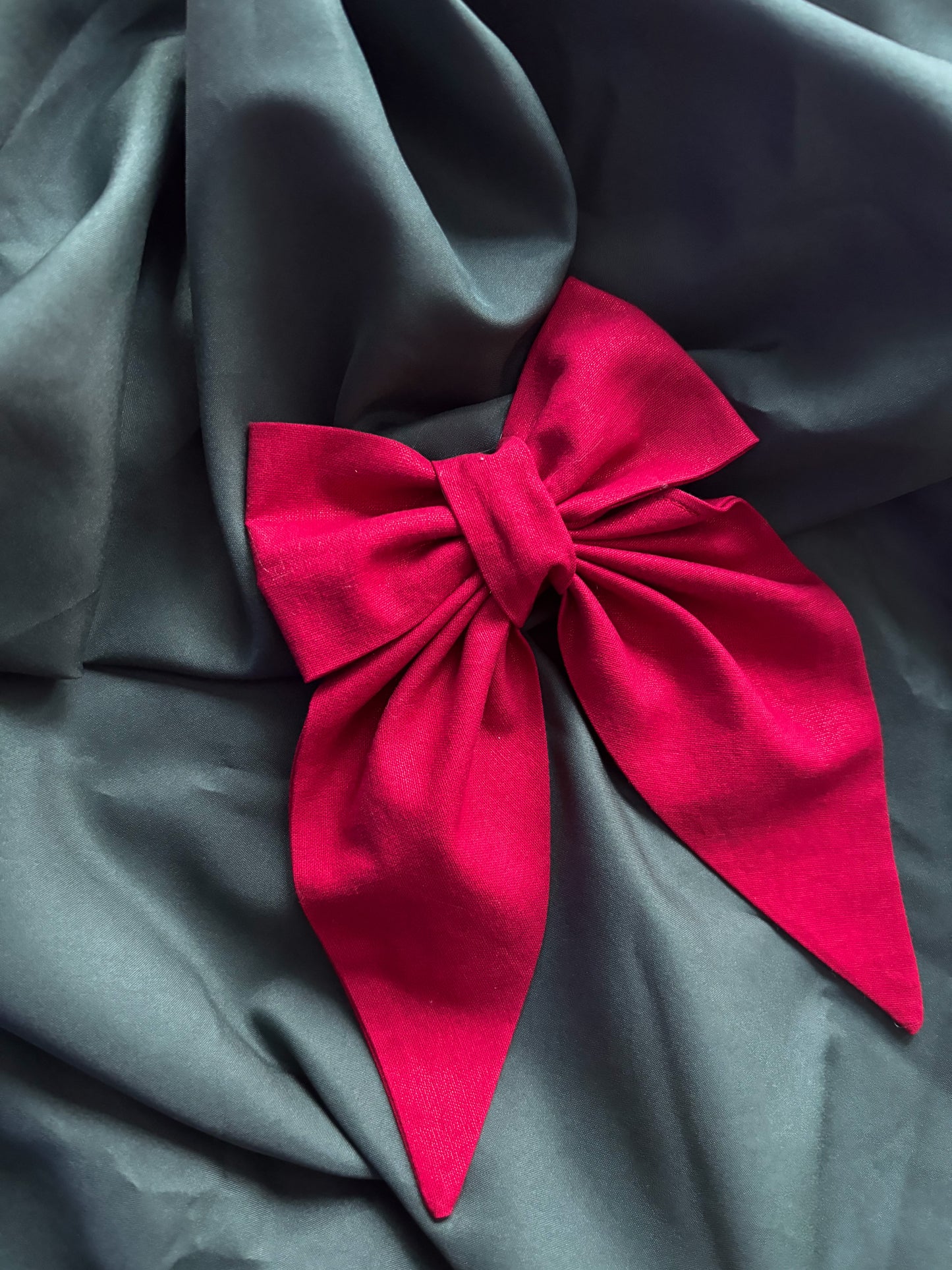 Red Sparkle Holiday Hair Bow (MEDIUM)