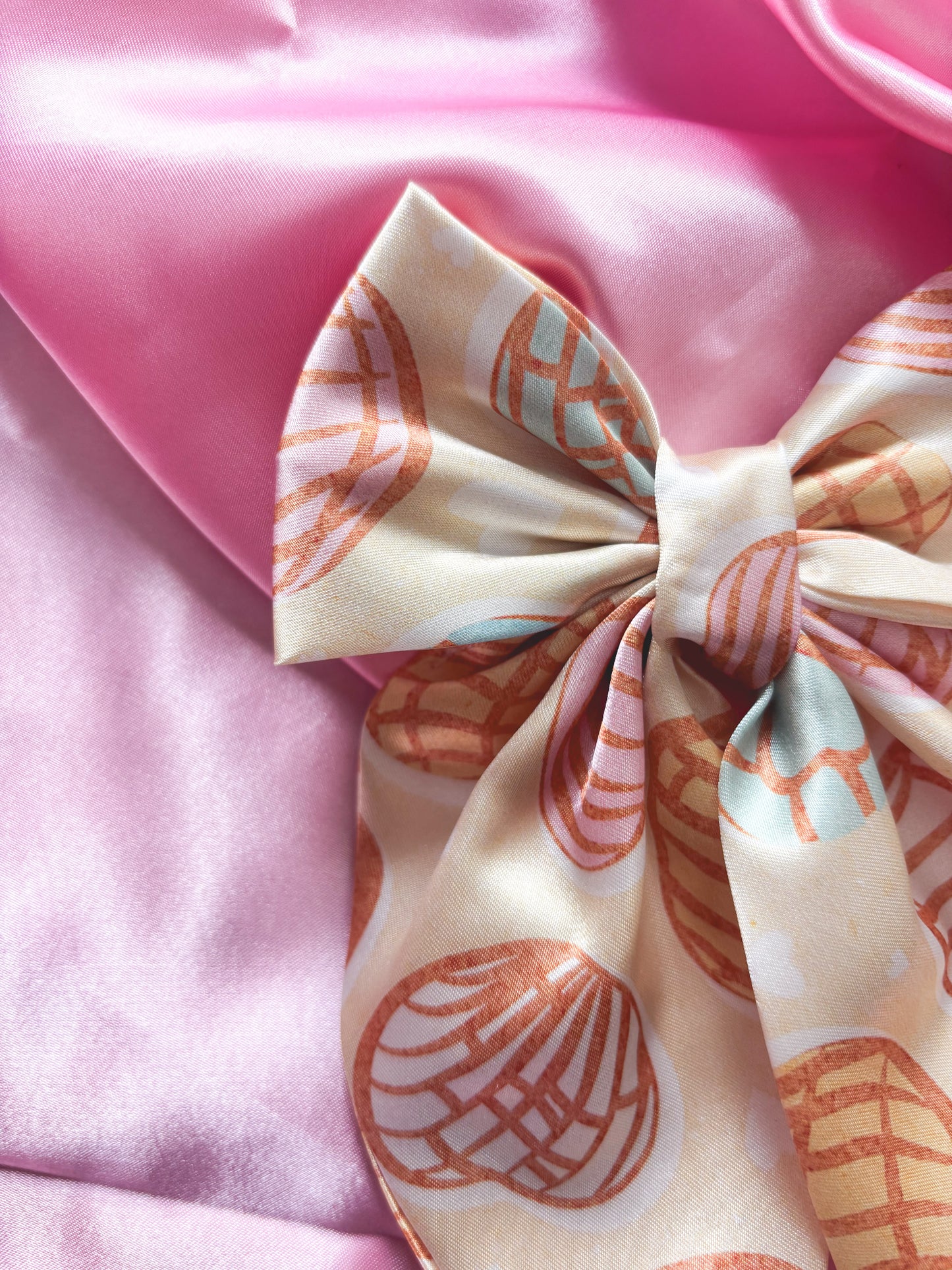 Don't Be Self Conchas Medium Satin Hair Bow
