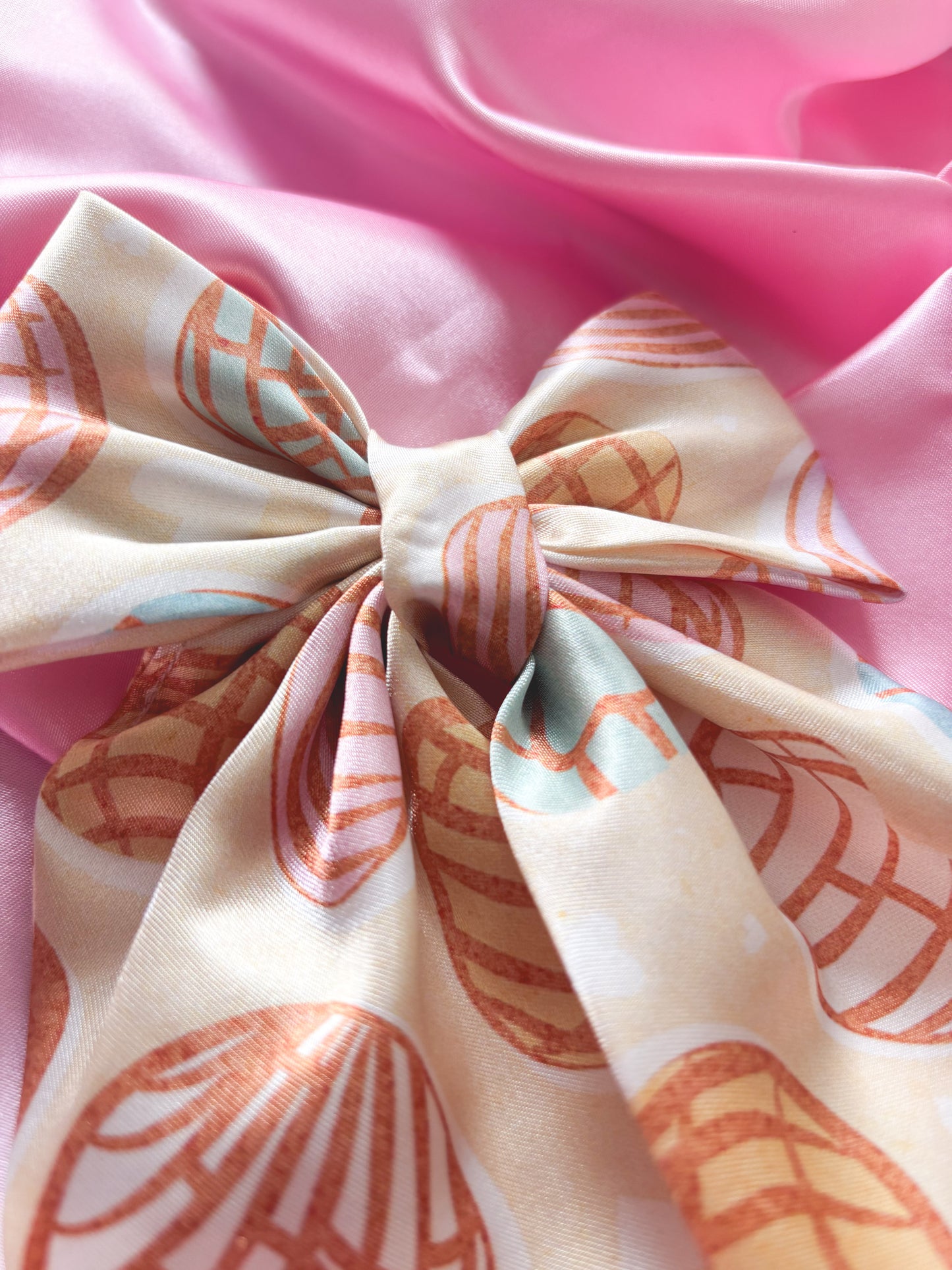 Don't Be Self Conchas Medium Satin Hair Bow