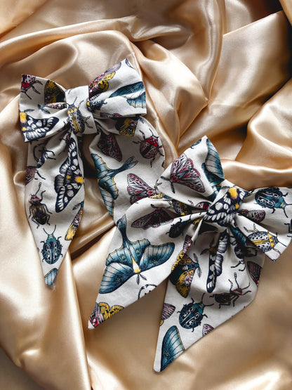 Totally Buggin' Medium Hair Bow